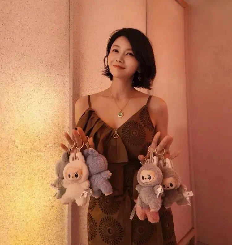 陈思诚曾深爱的女人,王凯迷恋她,离婚成单亲妈妈后却依旧迷人 陈思诚曾深爱的女人,王凯迷恋她,离婚成单亲妈妈后却依旧迷人