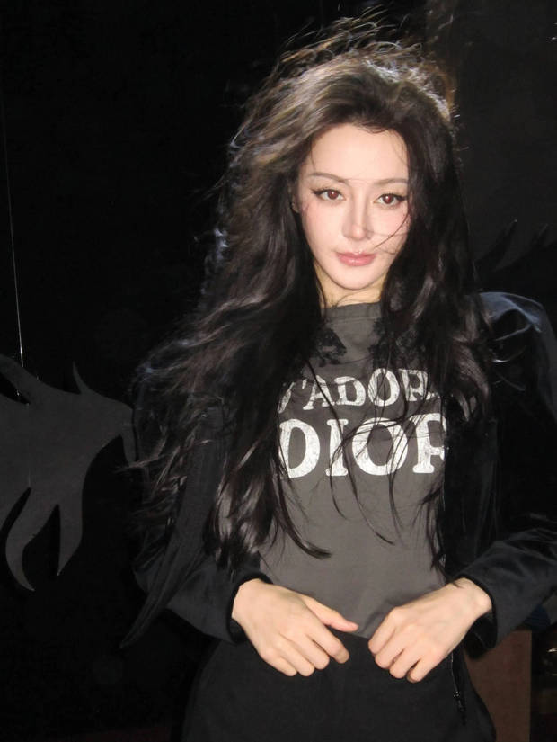 迪丽热巴复古名媛造型尽显女王气质 迪丽热巴复古名媛造型尽显女王气质