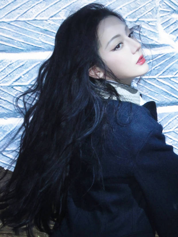 迪丽热巴复古名媛造型尽显女王气质 迪丽热巴复古名媛造型尽显女王气质