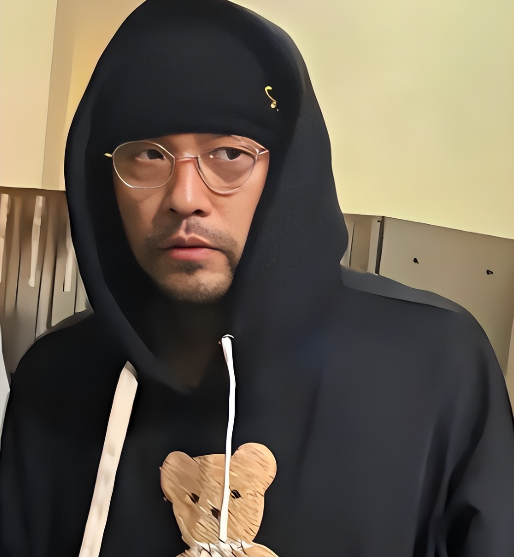钱再多有什么用!46岁周杰伦现状曝光!病情严重到走路需要人搀扶 钱再多有什么用!46岁周杰伦现状曝光!病情严重到走路需要人搀扶