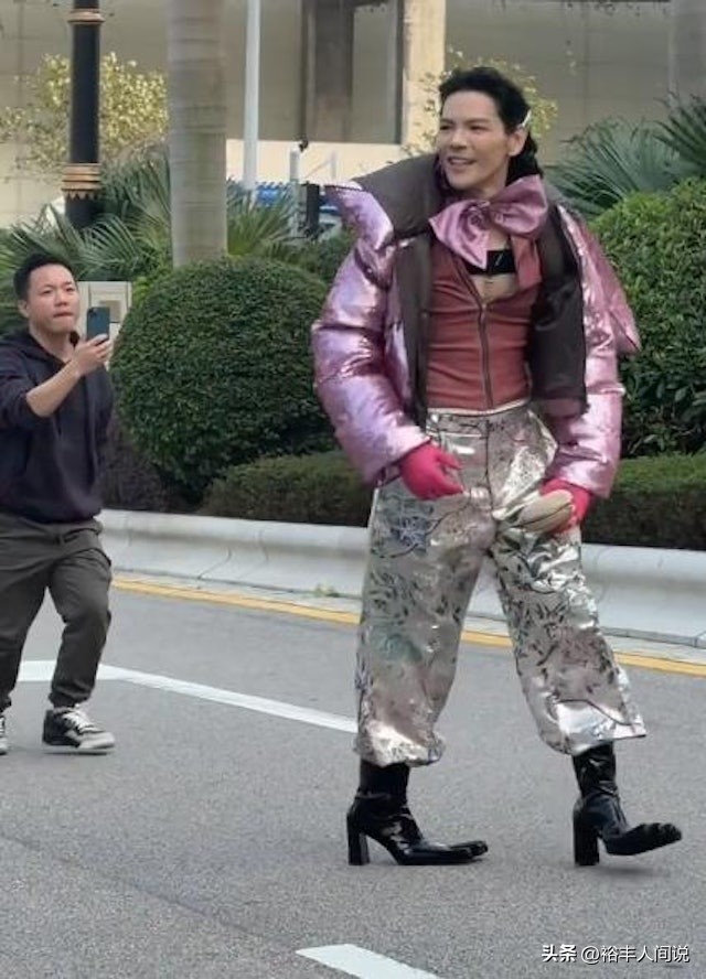 曝向佐疑欠债800万4年不还！知名歌手发视频控诉，向太评论区沦陷