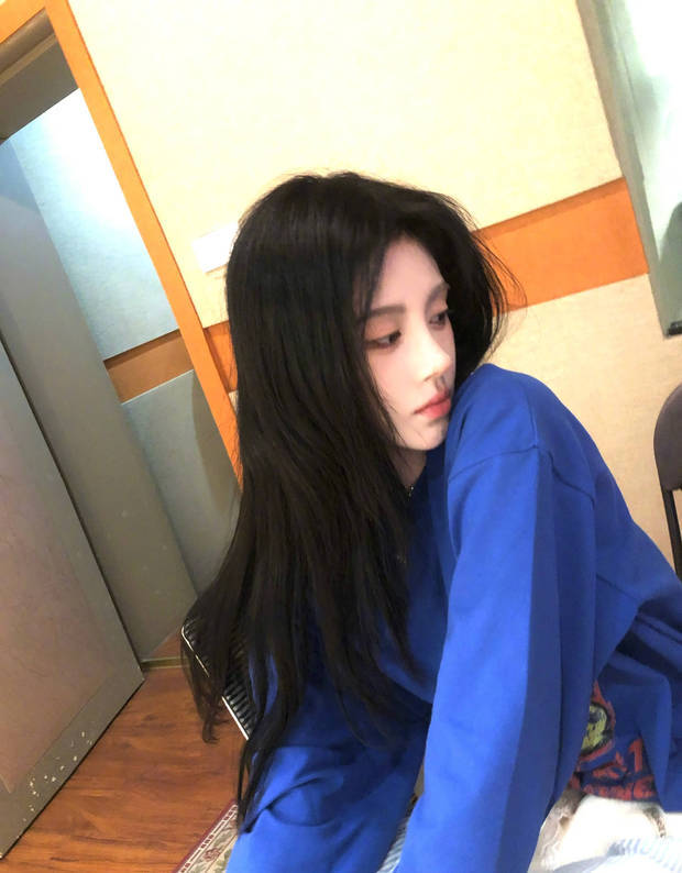 鞠婧祎晒日常随拍清纯温婉 回眸浅笑少女感满满 鞠婧祎晒日常随拍清纯温婉 回眸浅笑少女感满满