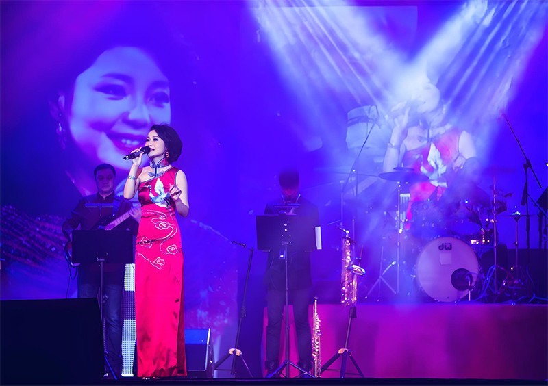 “何日君再来”邓丽君经典名曲演唱会10月登陆北京 师妹聂安仙其再现歌后风华