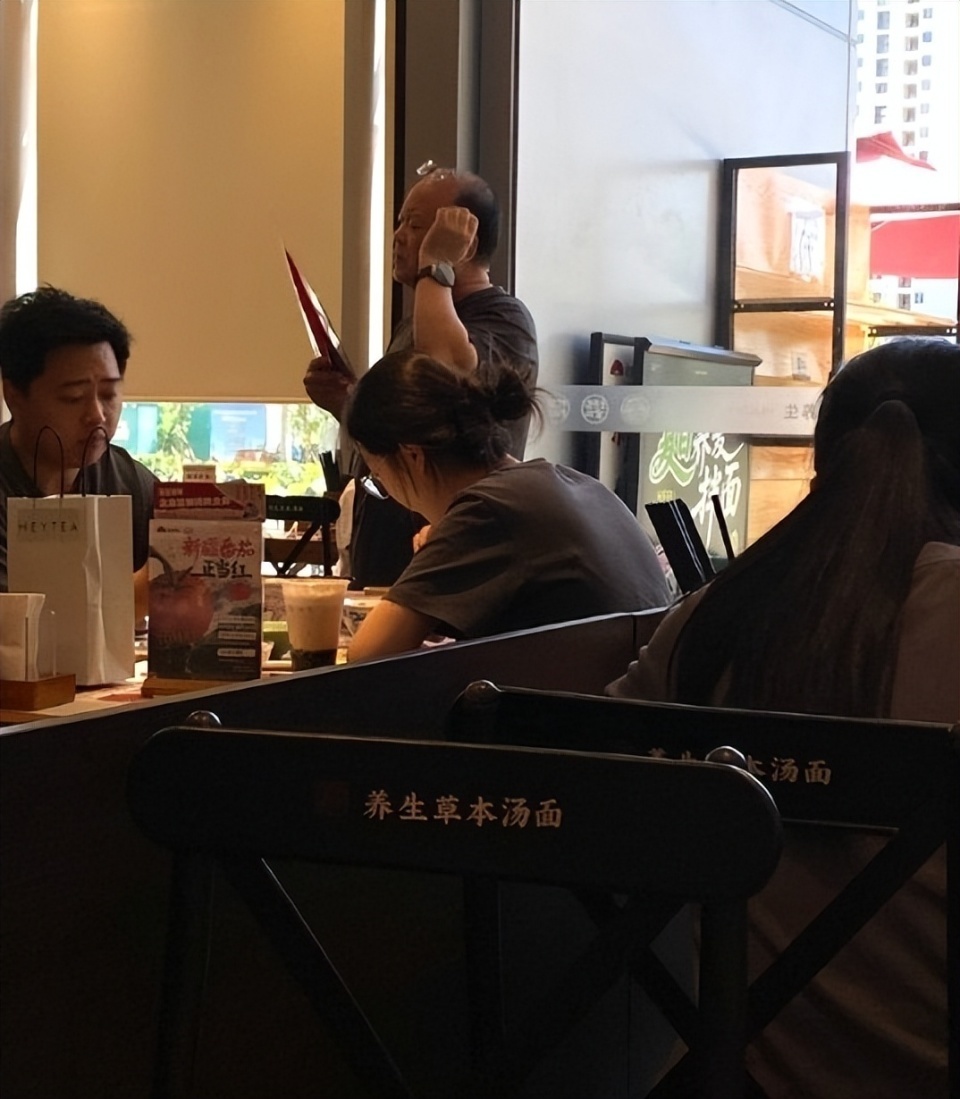 56岁王菲没想到,自己那因出轨离婚的前夫窦唯,如今活成了这样 56岁王菲没想到,自己那因出轨离婚的前夫窦唯,如今活成了这样