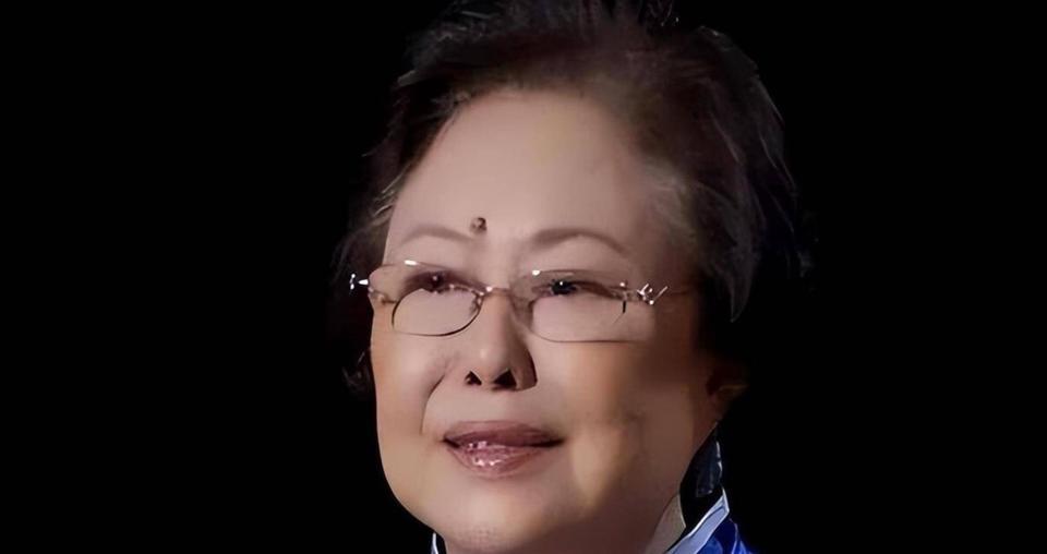76岁斯琴高娃近况：瑞士老公已去世，垂垂老矣的她却越开越艳
