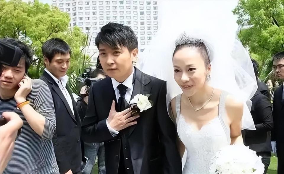 保剑锋前经纪站出来和稀泥,更加坐实婚内出轨,网友:真是猪队友 保剑锋前经纪站出来和稀泥,更加坐实婚内出轨,网友:真是猪队友