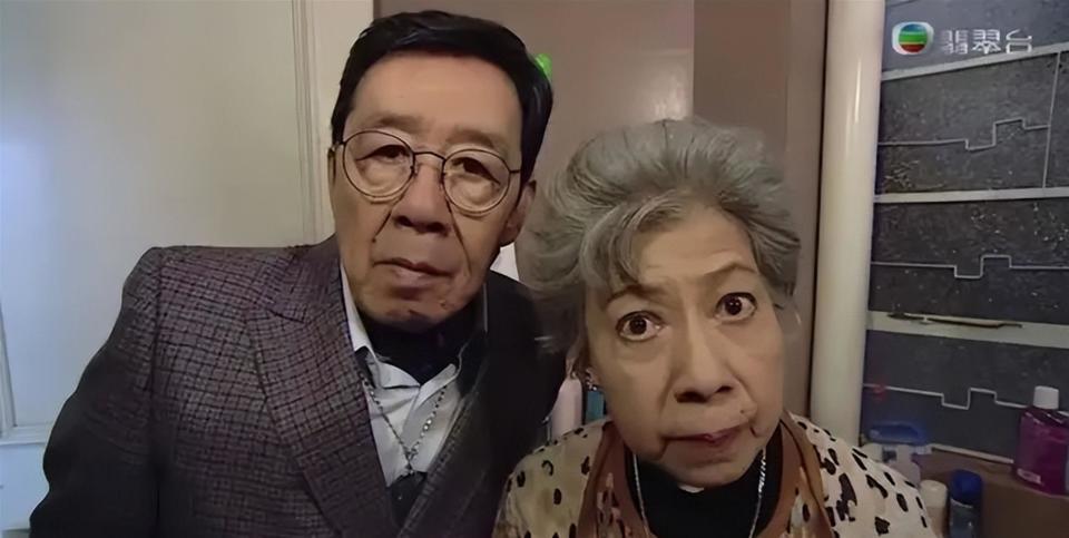 91岁TVB老戏骨近况曝光!与69岁男星喝茶精神佳,去年约满低调离巢 91岁TVB老戏骨近况曝光!与69岁男星喝茶精神佳,去年约满低调离巢