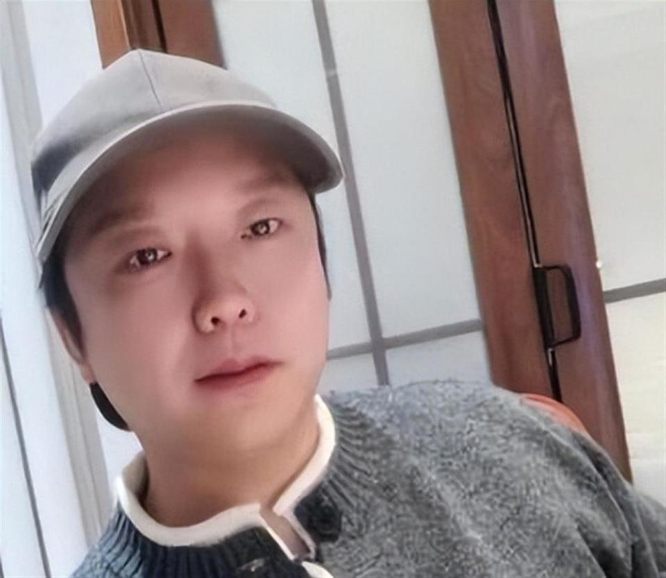 善恶终有报！47岁跌落神坛的李玉刚，终是活成了跳梁小丑