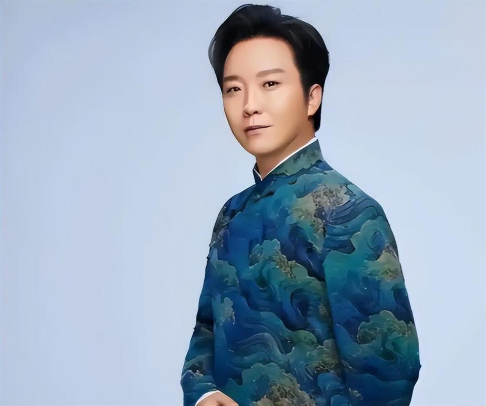善恶终有报！47岁跌落神坛的李玉刚，终是活成了跳梁小丑