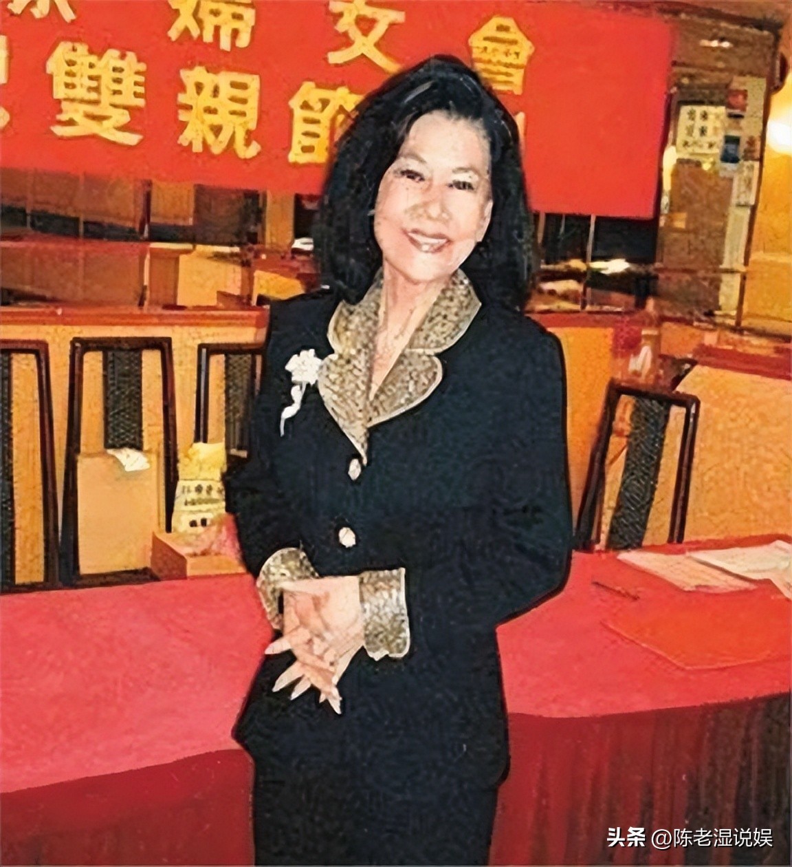 为豪门连生四子，丈夫去世不争遗产，如今4个儿子一个比一个争气