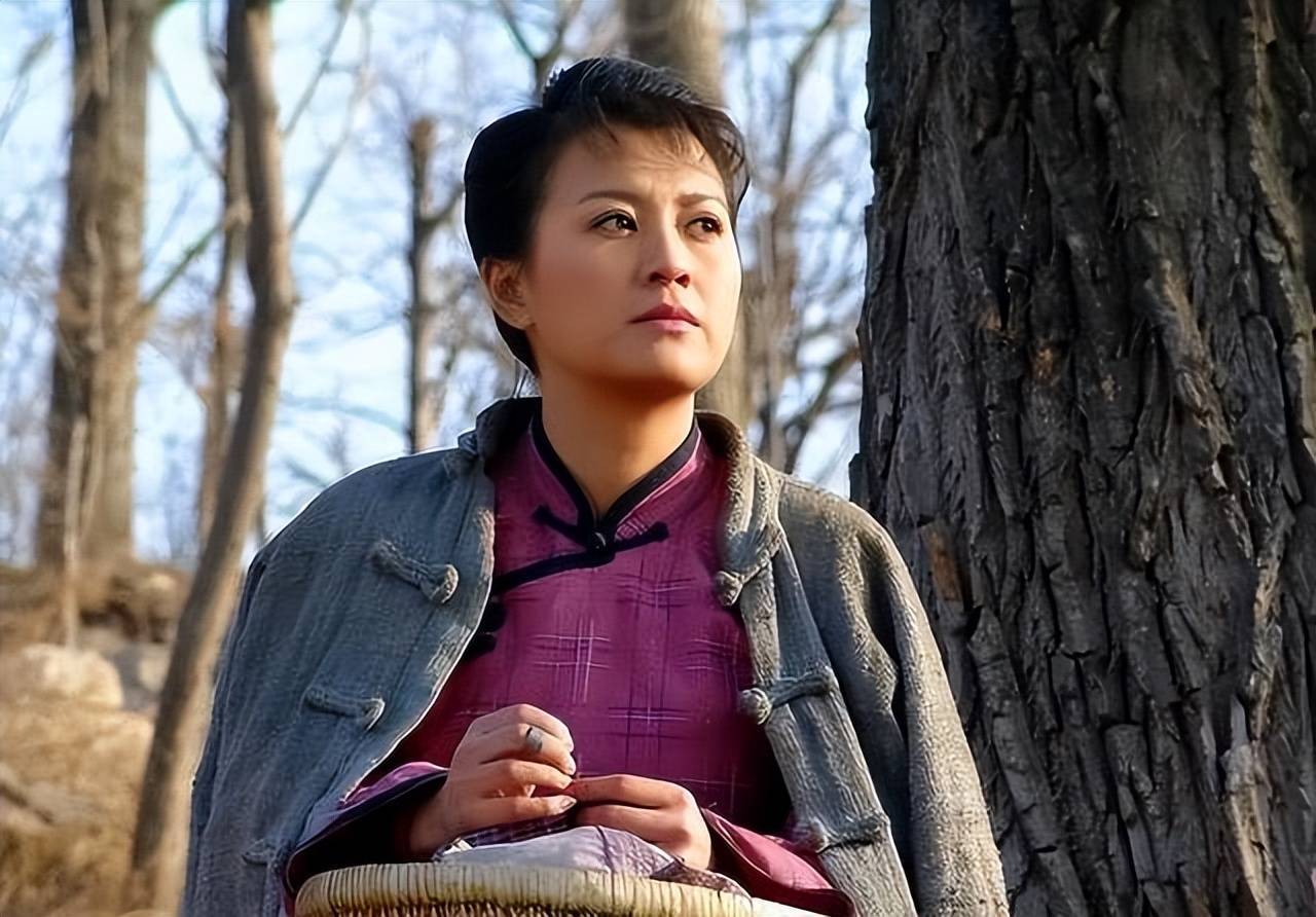 他三婚三离,发妻再嫁李幼斌,65岁独自抚养3个娃,生活悠哉幸福 他三婚三离,发妻再嫁李幼斌,65岁独自抚养3个娃,生活悠哉幸福