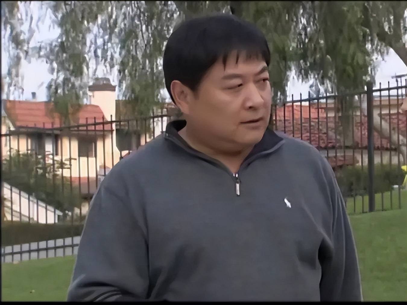 他三婚三离,发妻再嫁李幼斌,65岁独自抚养3个娃,生活悠哉幸福 他三婚三离,发妻再嫁李幼斌,65岁独自抚养3个娃,生活悠哉幸福