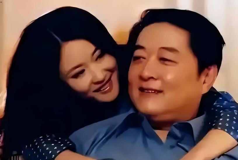 他三婚三离,发妻再嫁李幼斌,65岁独自抚养3个娃,生活悠哉幸福 他三婚三离,发妻再嫁李幼斌,65岁独自抚养3个娃,生活悠哉幸福