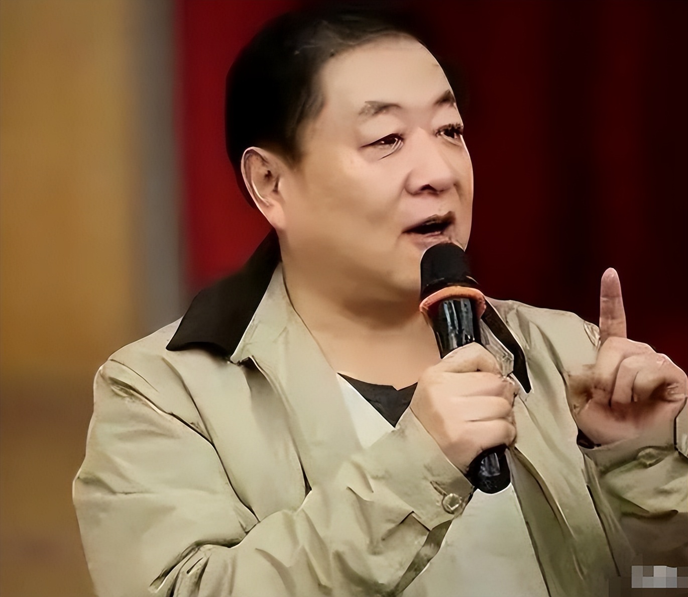 他三婚三离,发妻再嫁李幼斌,65岁独自抚养3个娃,生活悠哉幸福 他三婚三离,发妻再嫁李幼斌,65岁独自抚养3个娃,生活悠哉幸福