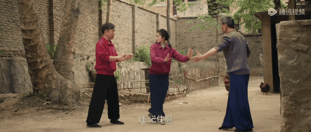 被大女主「骗」进来后，才发现真正的主角另有其人